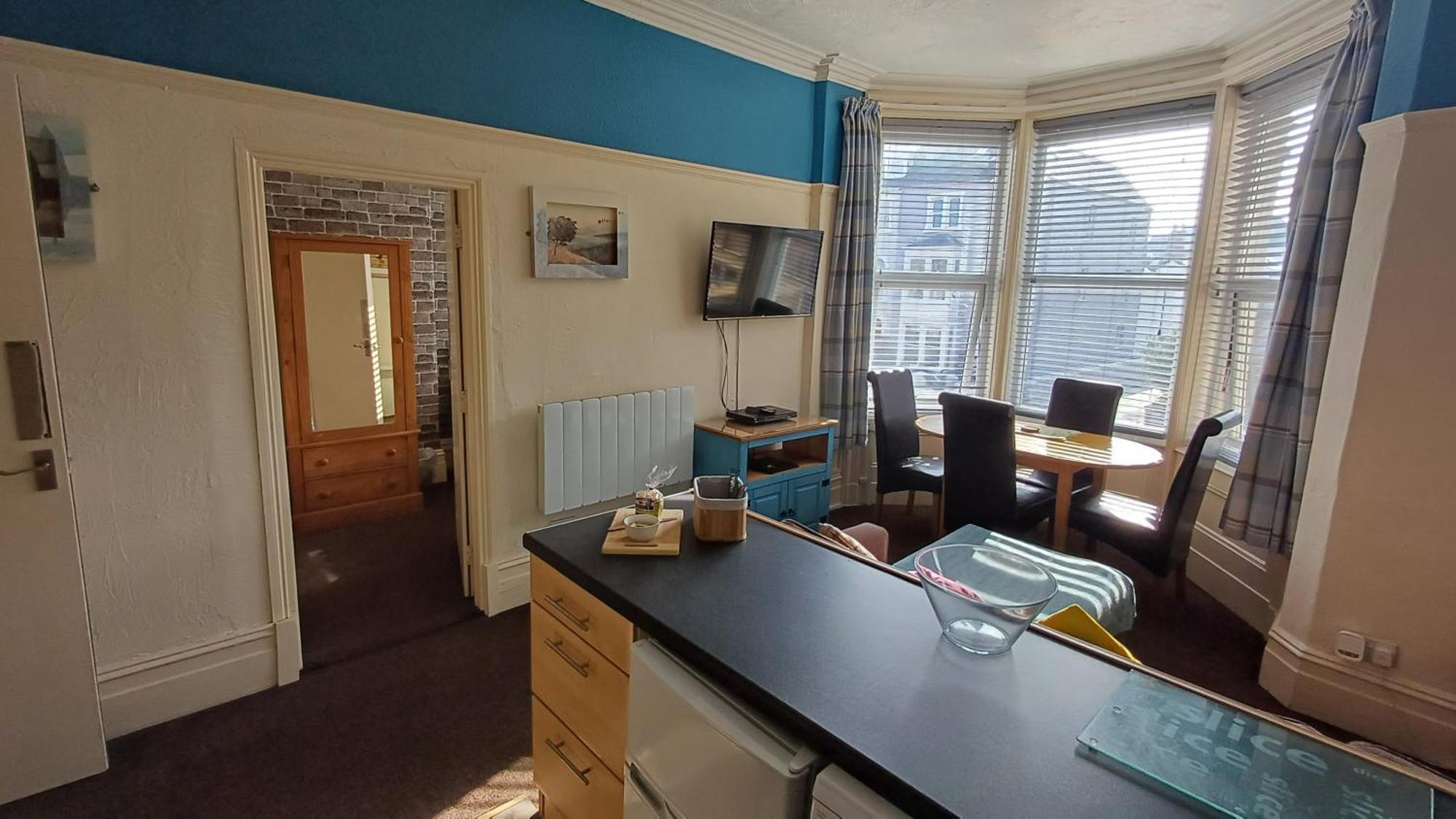 Morwenna Luxury Holiday Apartments Llandudno Exterior photo