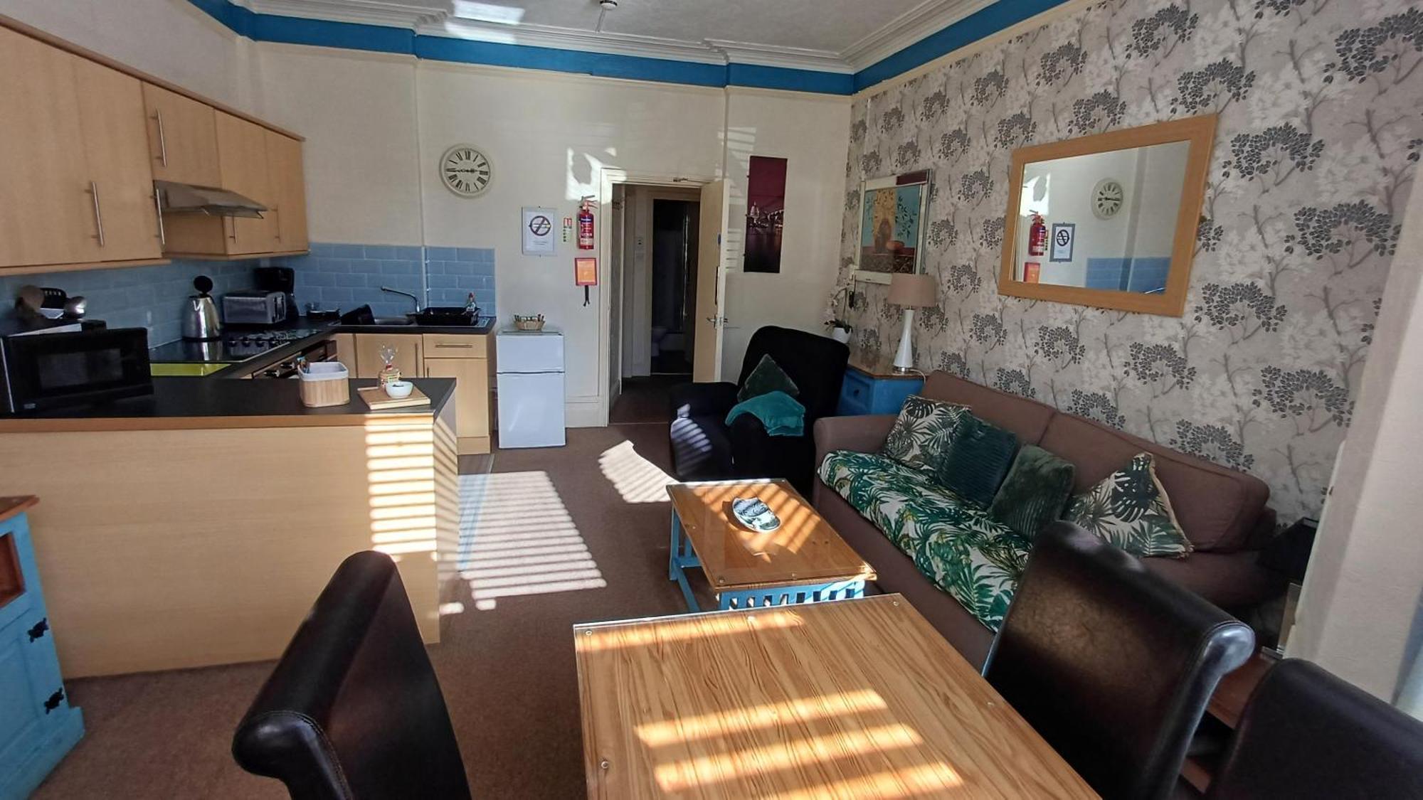 Morwenna Luxury Holiday Apartments Llandudno Room photo
